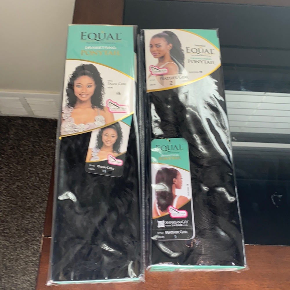 2 Drawstring Ponytail palm girl and feather girl freetress equal